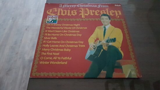 ELVIS PRESLEY A MERRY CHRISTMAS FROM