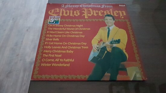 ELVIS PRESLEY A MERRY CHRISTMAS FROM